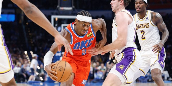 星空体育官方网站-NBA：为什么季后赛首轮还很精彩，第2轮突然变得一边倒，没有悬念