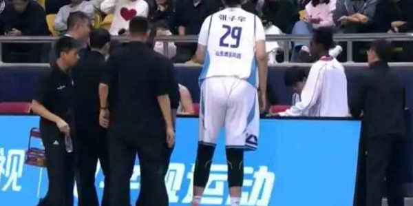 星空体育app下载-张子宇10分！山东女篮力擒广东，帕克两双数据，终结对手14连胜！