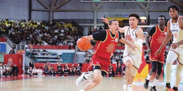 星空体育官方入口-96比100负于上海队，山西男篮虽败犹荣