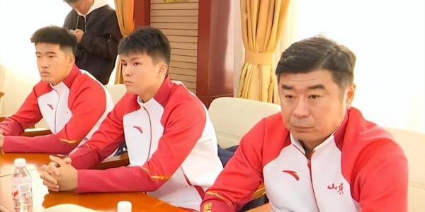 星空体育官方入口-意外！他是跟韩鹏齐名的83一代国脚王牌，如今已转型成青训教练