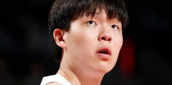 G联赛：杨瀚森18+7+4下半场6中6 末节连秀暴扣率混音险胜马刺