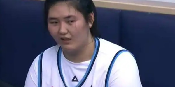星空体育app下载-张子宇10分！山东女篮力擒广东，帕克两双数据，终结对手14连胜！