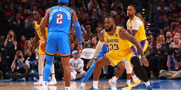 星空体育官方网站-NBA：为什么季后赛首轮还很精彩，第2轮突然变得一边倒，没有悬念