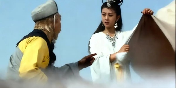 星空体育登录入口-原来风婆婆这么美，40年前光顾着看猴了，根本没注意